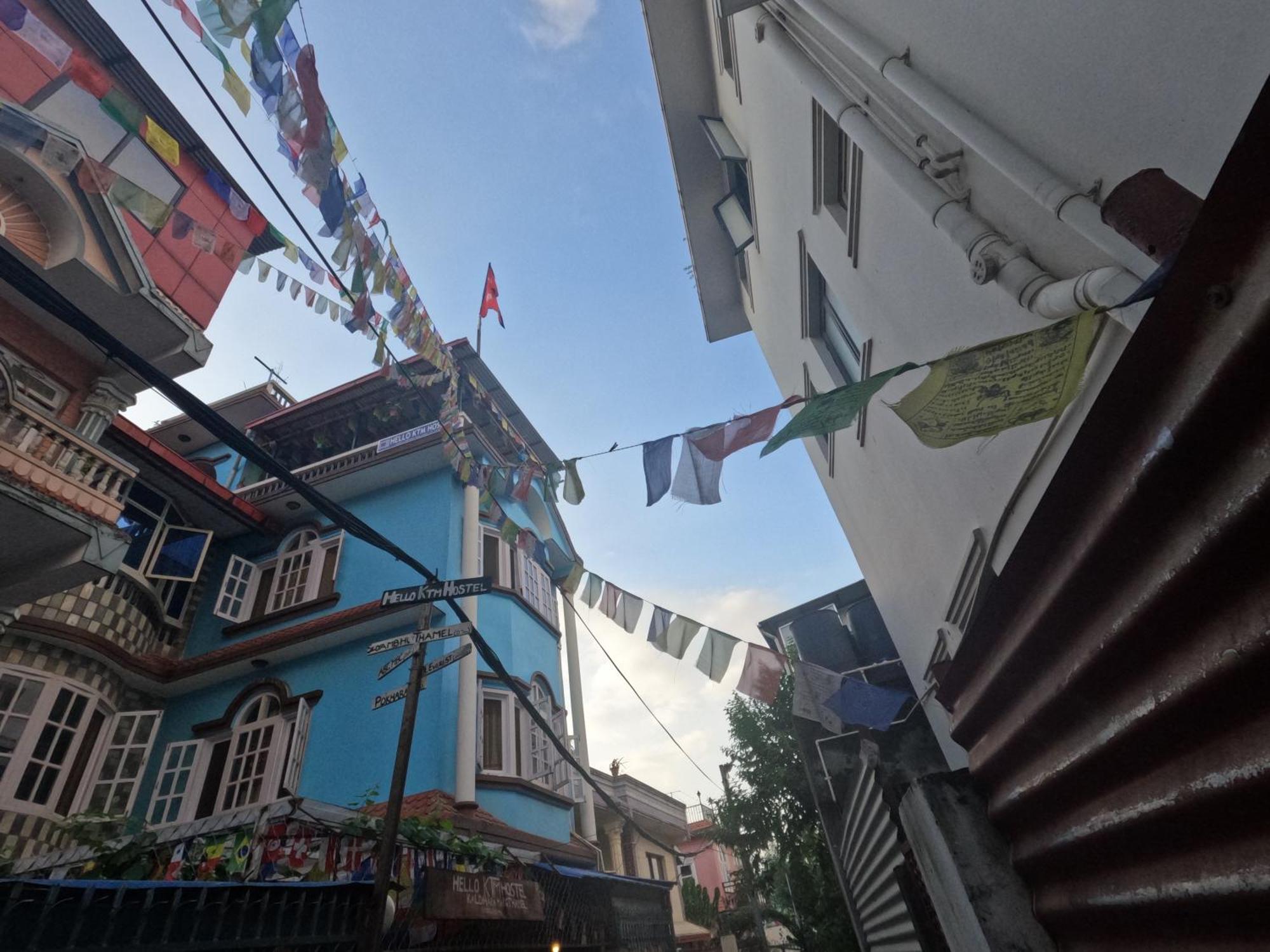 Hello Ktm Hostel Kathmandu Bagian luar foto
